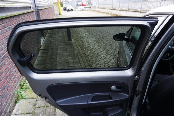 Volkswagen up! 1.0 move up!BlueMotion Executive/Dealeronderhouden /All-Seasonbanden.