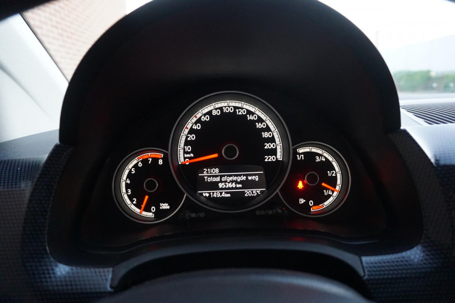 Volkswagen up! 1.0 move up!BlueMotion Executive/Dealeronderhouden /All-Seasonbanden.