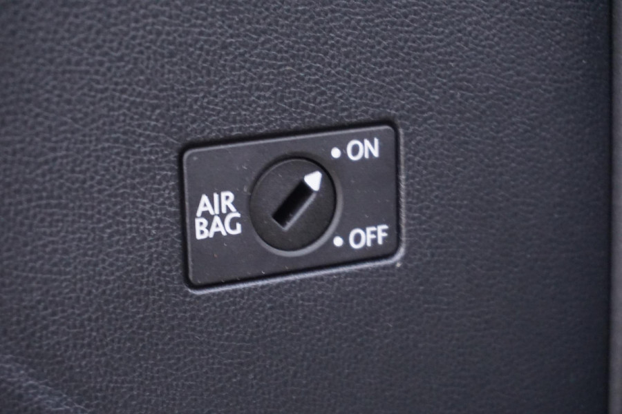 Volkswagen up! 1.0 move up!BlueMotion Executive/Dealeronderhouden /All-Seasonbanden.