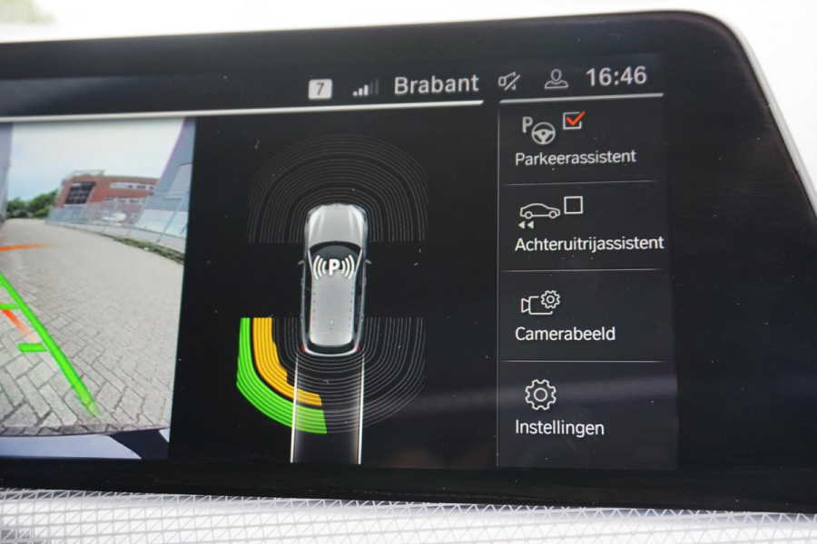 BMW 1-serie 118i 140PK Sport-line/Panodak/Camera/ParkingPack/ Dealeronderhouden.