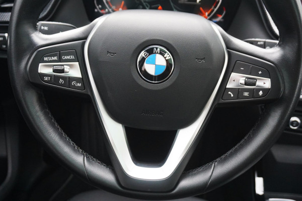 BMW 1-serie 118i 140PK Sport-line/Panodak/Camera/ParkingPack/ Dealeronderhouden.