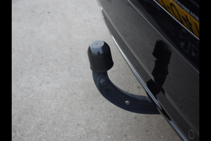 Peugeot 308 SW 1.2 PureTech Allure 130 PK | AUTOMAAT | TREKHAAK | PARKEERSENSOREN MET CAMERA | NAVI | CLIMATE CONTROL | 28.679 KM