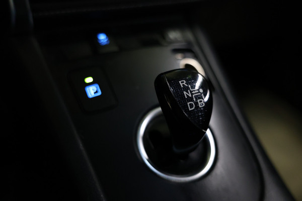 Toyota Auris 1.8 Hybrid Aspiration AVM CAMERA BT ALCANTARA CRUISE ECC '18