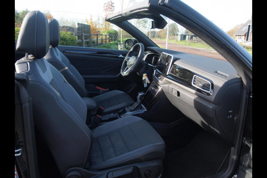 Volkswagen T-Roc Cabrio 1.5 TSI R-Line | Nieuw Model | Black Optic Pakket | Camera | NL-Auto |
