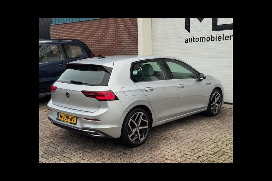 Volkswagen Golf 2.0 TDI Style-1e eigenaar-Dealer onderhouden