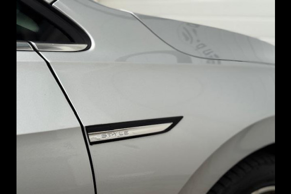 Volkswagen Golf 2.0 TDI Style-1e eigenaar-Dealer onderhouden