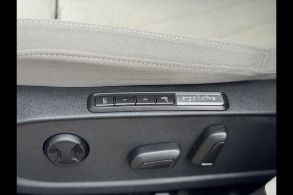 Volkswagen Golf 2.0 TDI Style-1e eigenaar-Dealer onderhouden