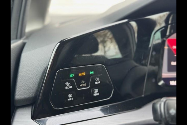 Volkswagen Golf 2.0 TDI Style-1e eigenaar-Dealer onderhouden