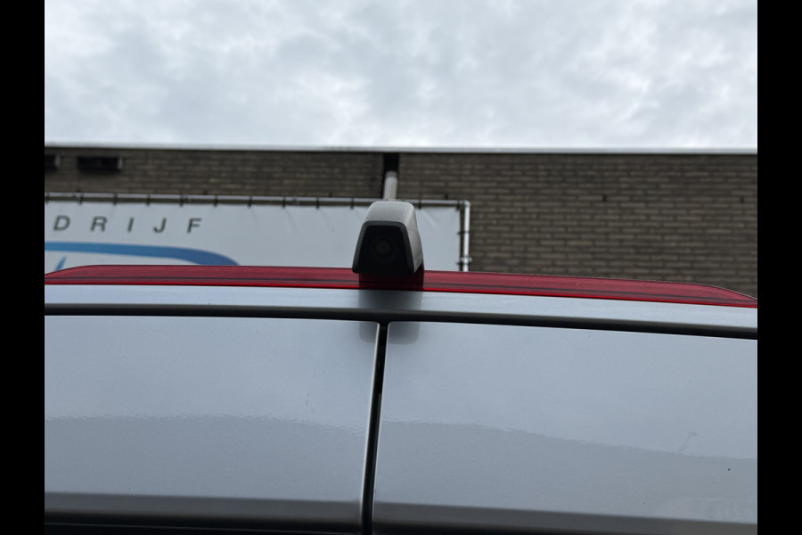 Volkswagen Crafter 30 2.0 TDI 141PK Euro 6 L3H2 Automaat/CarPlay/camera/cruise control