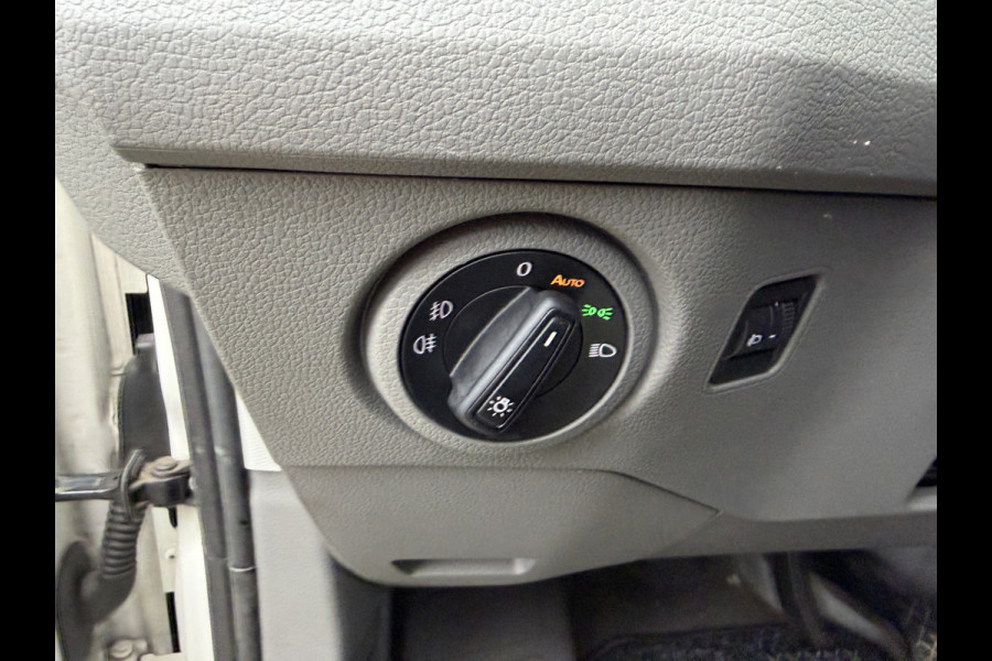 Volkswagen Crafter 35 2.0 TDI 141 PK Euro 6 L3H3 Automaat/CarPlay/trekhaak/cruise control