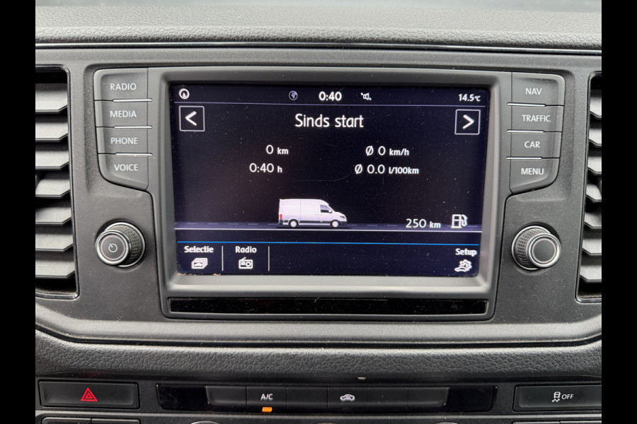 Volkswagen Crafter 35 2.0 TDI 141 PK Euro 6 L3H3 Automaat/CarPlay/trekhaak/cruise control