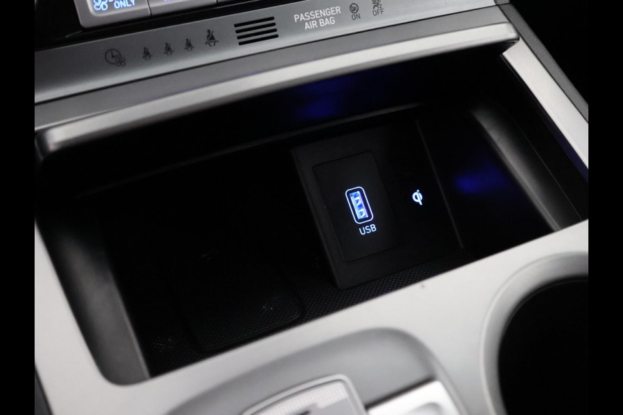 Hyundai Kona PRIMIUM EV 64 KWH 1e EIG ACCU 92% GARANTIE 10-2030 BEREIK 466 KM ! LEDER. STUUR/STOEL VERWARMING.DODE HOEK DETECTIE