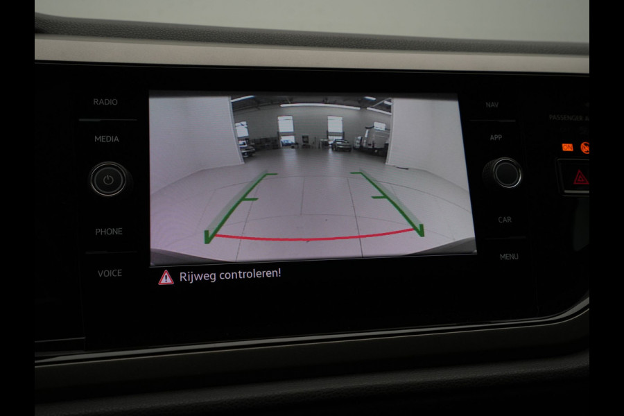 Volkswagen Polo 1.0 TSI 95pk DSG R-Line Edition Airco Camera Acc Lm velgen 111