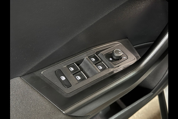 Volkswagen T-Roc 1.5 TSI Sport Business R | Pano | LED | Elektrische kofferklep | 18Inch | Winterpakket | Adaptieve Cruise