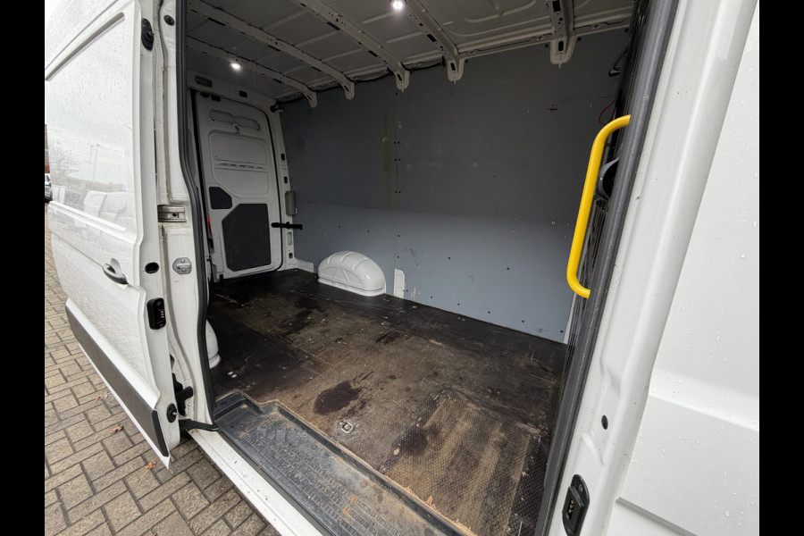 Volkswagen Crafter 35 2.0 TDI 141PK Euro 6 L3H3 CarPlay/cruise control/trekhaak