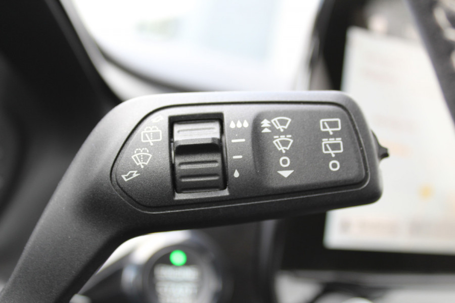 Ford Fiesta 1.0-100pk EcoBoost Titanium 5drs. Uiterst nette, luxe en zuinige Ford Fiesta. Voalautm. airco, Cruise control, Navigatie, LM wielen, Metallic lak, Parkeersensoren achter, Telefoonvoorb., Lane assist etc.