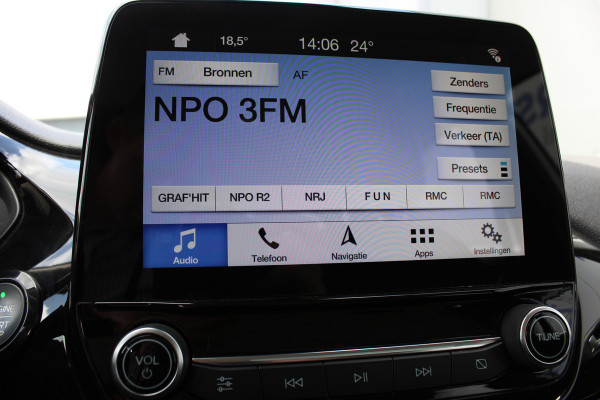 Ford Fiesta 1.0-100pk EcoBoost Titanium 5drs. Uiterst nette, luxe en zuinige Ford Fiesta. Voalautm. airco, Cruise control, Navigatie, LM wielen, Metallic lak, Parkeersensoren achter, Telefoonvoorb., Lane assist etc.