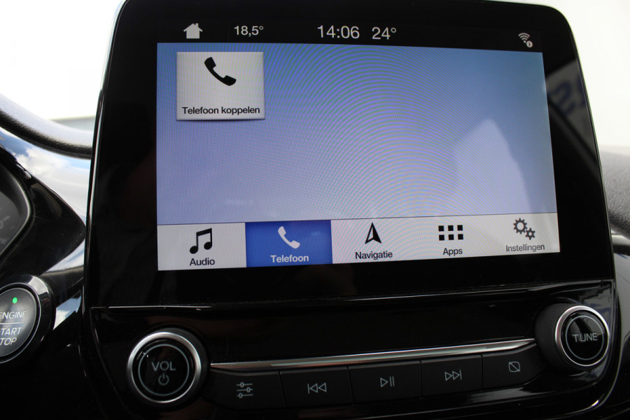 Ford Fiesta 1.0-100pk EcoBoost Titanium 5drs. Uiterst nette, luxe en zuinige Ford Fiesta. Voalautm. airco, Cruise control, Navigatie, LM wielen, Metallic lak, Parkeersensoren achter, Telefoonvoorb., Lane assist etc.