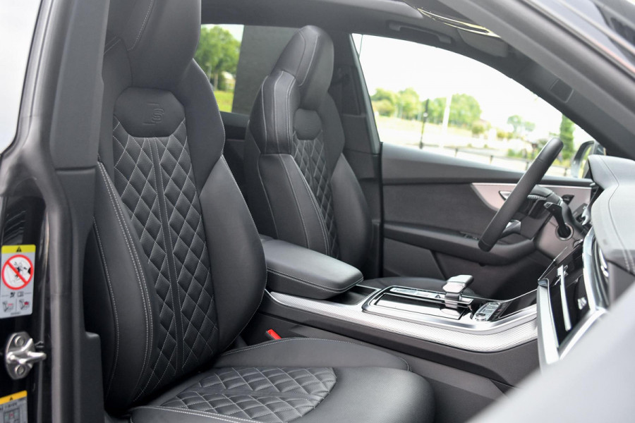 Audi Q8 60 TFSI e quattro Pro Line S Competition. RS Zetels, Softclose, Pano, Koeling, B&O, 360 3D, Trekh, HUD, Keyless, Stuurvw!