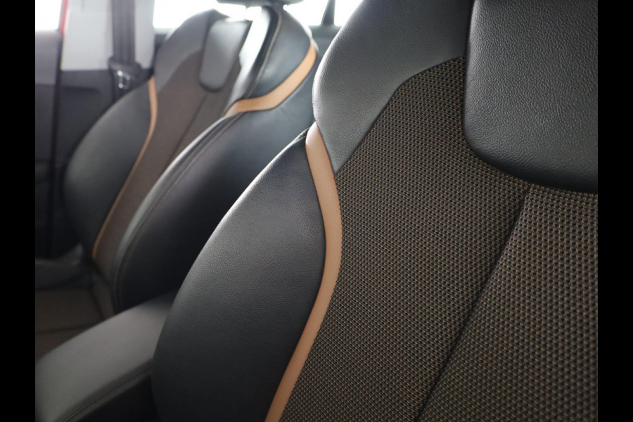 Audi Q2 1.4 TFSI CoD Design 150pk | Trekhaak | Navigatie | Cruise controle | Airconditioning | Lichtmetalen velgen