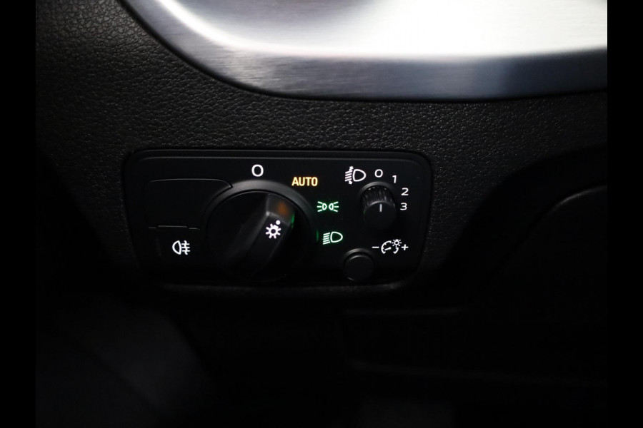 Audi Q2 1.4 TFSI CoD Design 150pk | Trekhaak | Navigatie | Cruise controle | Airconditioning | Lichtmetalen velgen