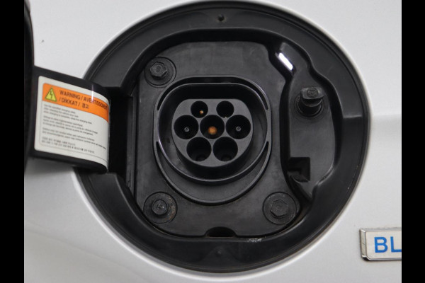 Hyundai IONIQ 1.6 GDI PHEV Premium | Stoelventilatie | Leder | Adaptive cruise | Bi-Xenon | Achterbankverwarming | Carplay | Keyless | Navigatie | Climate control | Stuurverwarming | Plug In