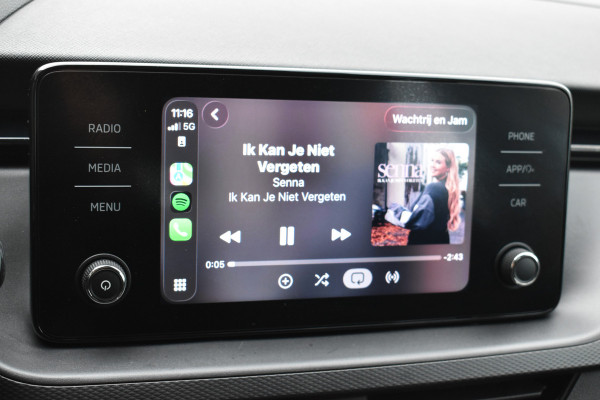 Škoda SCALA 1.0 TSI Ambition Automaat Carplay Navigatie Front/lane assist Stoelverwarming Parkeer sensoren