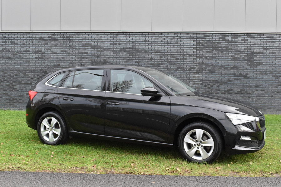 Škoda SCALA 1.0 TSI Ambition Automaat Carplay Navigatie Front/lane assist Stoelverwarming Parkeer sensoren