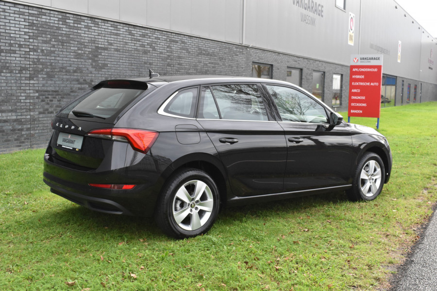 Škoda SCALA 1.0 TSI Ambition Automaat Carplay Navigatie Front/lane assist Stoelverwarming Parkeer sensoren