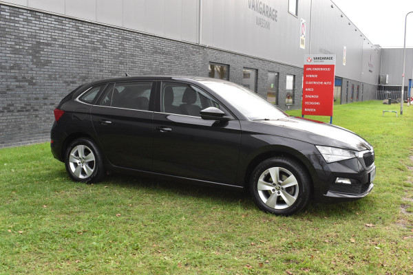 Škoda SCALA 1.0 TSI Ambition Automaat Carplay Navigatie Front/lane assist Stoelverwarming Parkeer sensoren