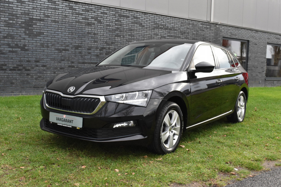 Škoda SCALA 1.0 TSI Ambition Automaat Carplay Navigatie Front/lane assist Stoelverwarming Parkeer sensoren