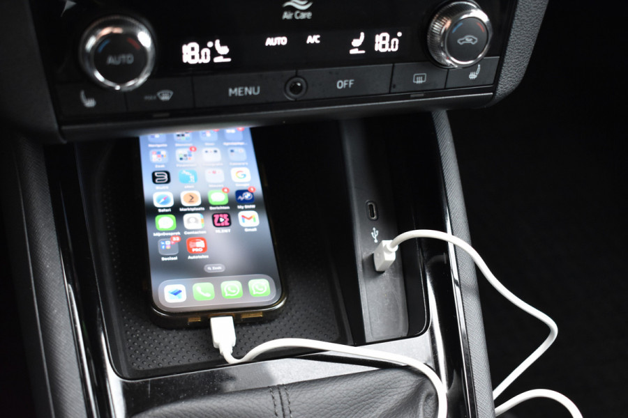 Škoda SCALA 1.0 TSI Ambition Automaat Carplay Navigatie Front/lane assist Stoelverwarming Parkeer sensoren