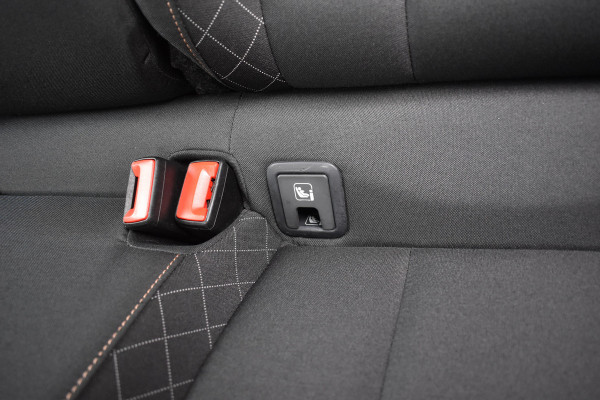 Škoda SCALA 1.0 TSI Ambition Automaat Carplay Navigatie Front/lane assist Stoelverwarming Parkeer sensoren