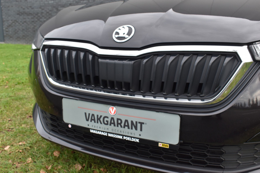Škoda SCALA 1.0 TSI Ambition Automaat Carplay Navigatie Front/lane assist Stoelverwarming Parkeer sensoren
