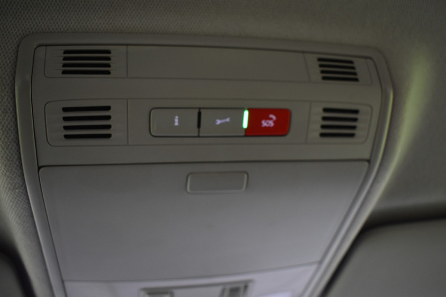 Škoda SCALA 1.0 TSI Ambition Automaat Carplay Navigatie Front/lane assist Stoelverwarming Parkeer sensoren