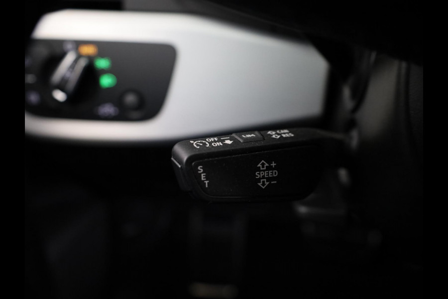 Audi A4 Avant 40 TFSI S edition Competition 204 pk S-tronic |  Private lease vanaf € 686,- per maand  | Verlengde garantie | Navigatie | Elektr. trekhaak | Parkeersensoren | Cruise control | Stoelverwarming | LED koplampen |