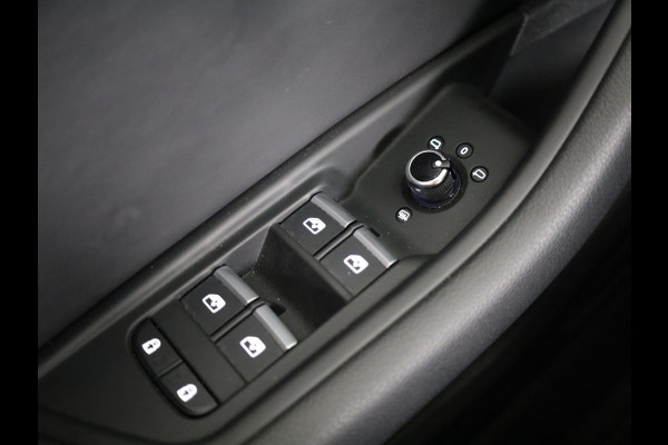 Audi A4 Avant 40 TFSI S edition Competition 204 pk S-tronic |  Private lease vanaf € 686,- per maand  | Verlengde garantie | Navigatie | Elektr. trekhaak | Parkeersensoren | Cruise control | Stoelverwarming | LED koplampen |