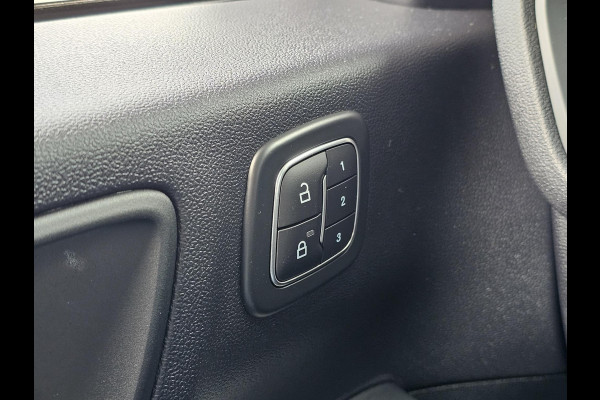 Ford Kuga 2.5 FHEV Active X 190pk | Driver Assistance Pack | Winterpack | Technology Pack | Panoramadak | Geen Stekker Nodig | All Season banden