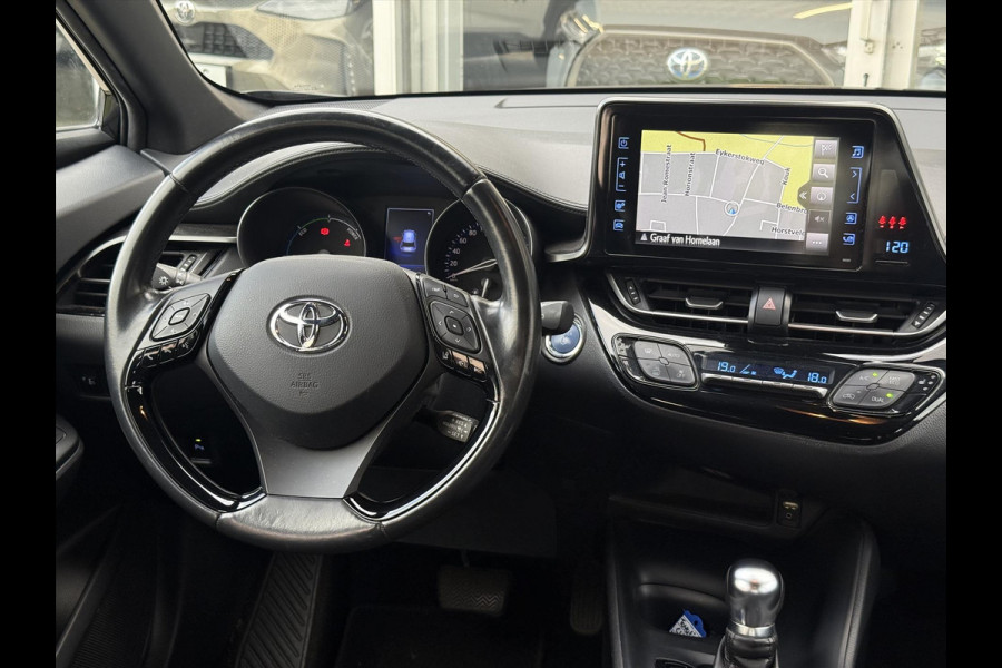 Toyota C-HR 1.8 Hybrid Dynamic | Navigatie, Dodehoekherkenning, Parkeersensoren, Stoelverwarming, Chroom pakket!