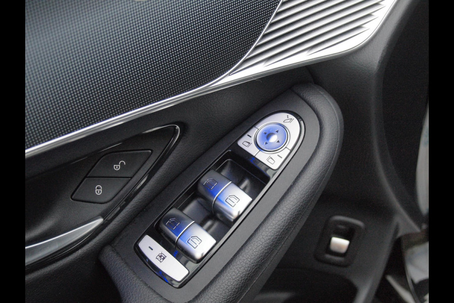 Mercedes-Benz EQC 400 4MATIC Business Solution 80 kWh | Schuifdak | Camera | Apple Carplay | Treeplanken | NL-Auto |