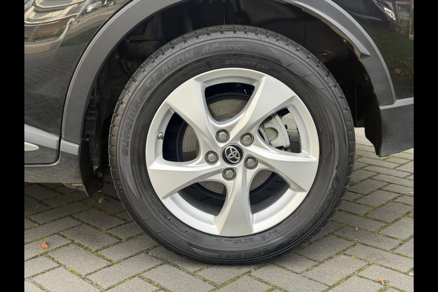 Toyota C-HR 1.8 Hybrid Dynamic | Navigatie, Dodehoekherkenning, Parkeersensoren, Stoelverwarming, Chroom pakket!