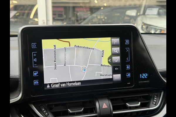 Toyota C-HR 1.8 Hybrid Dynamic | Navigatie, Dodehoekherkenning, Parkeersensoren, Stoelverwarming, Chroom pakket!