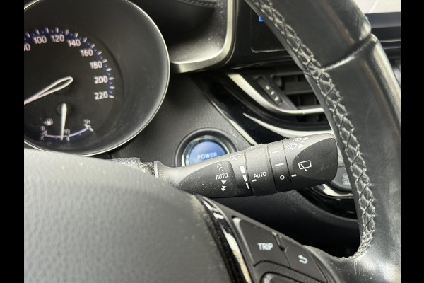 Toyota C-HR 1.8 Hybrid Dynamic | Navigatie, Dodehoekherkenning, Parkeersensoren, Stoelverwarming, Chroom pakket!