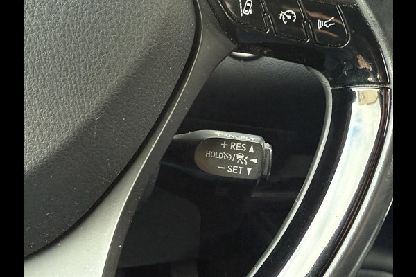 Toyota C-HR 1.8 Hybrid Dynamic | Navigatie, Dodehoekherkenning, Parkeersensoren, Stoelverwarming, Chroom pakket!