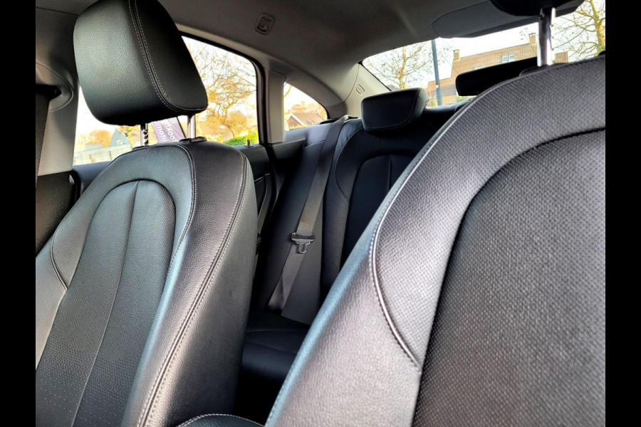 BMW 2 Serie Gran Coupé 218i Luxury Line - Business Edition Plus