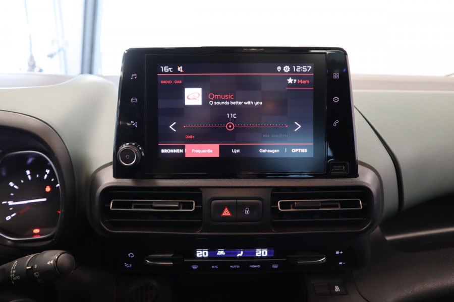 Citroën Berlingo 1.2 PureTech Shine XTR Panoramadak CruiseControl Trekhaak