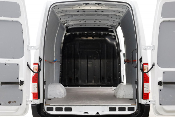 Renault Master T35 2.3 dCi 165pk L3H2 Dubbel Lucht Airco/Navi/Trekhaak 3500kg 01-2023