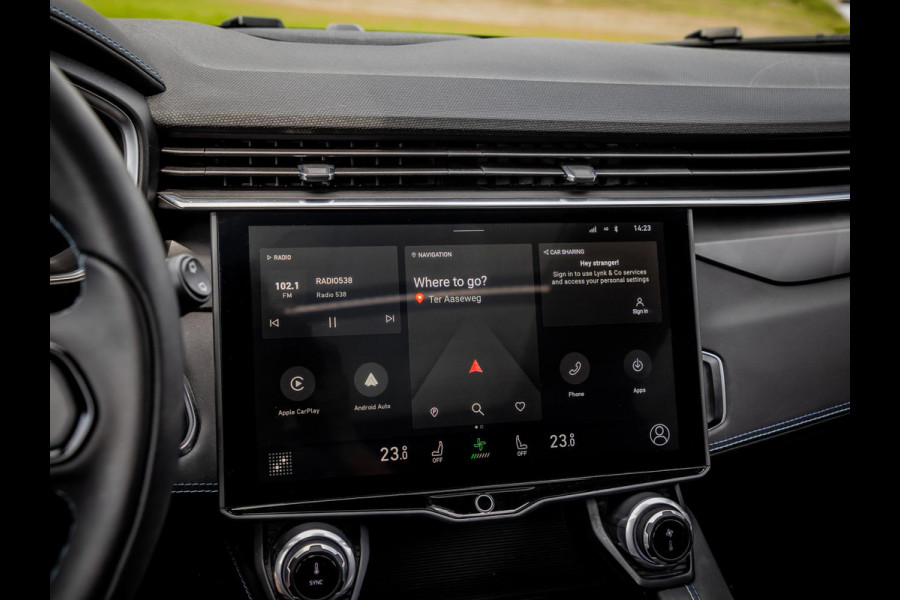 Lynk & Co 01 1.5 Plug-In Hybrid 262pk BLACKED OUT | Zwarte hemel | 360 Camera