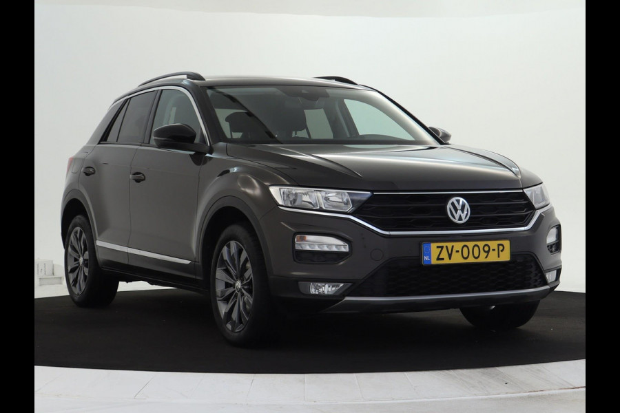 Volkswagen T-Roc 1.0 TSI Style CarPlay | El.kofferklep | Trekhaak | Navi