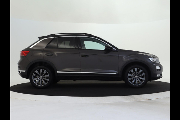 Volkswagen T-Roc 1.0 TSI Style CarPlay | El.kofferklep | Trekhaak | Navi